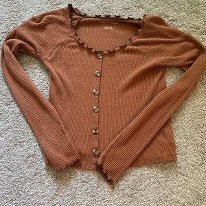 American Eagle Long Sleeve